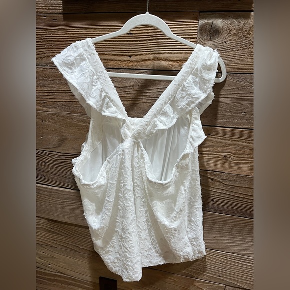Lauren Conrad white top with cross back design 1x Very good condition - Picture 2 of 4